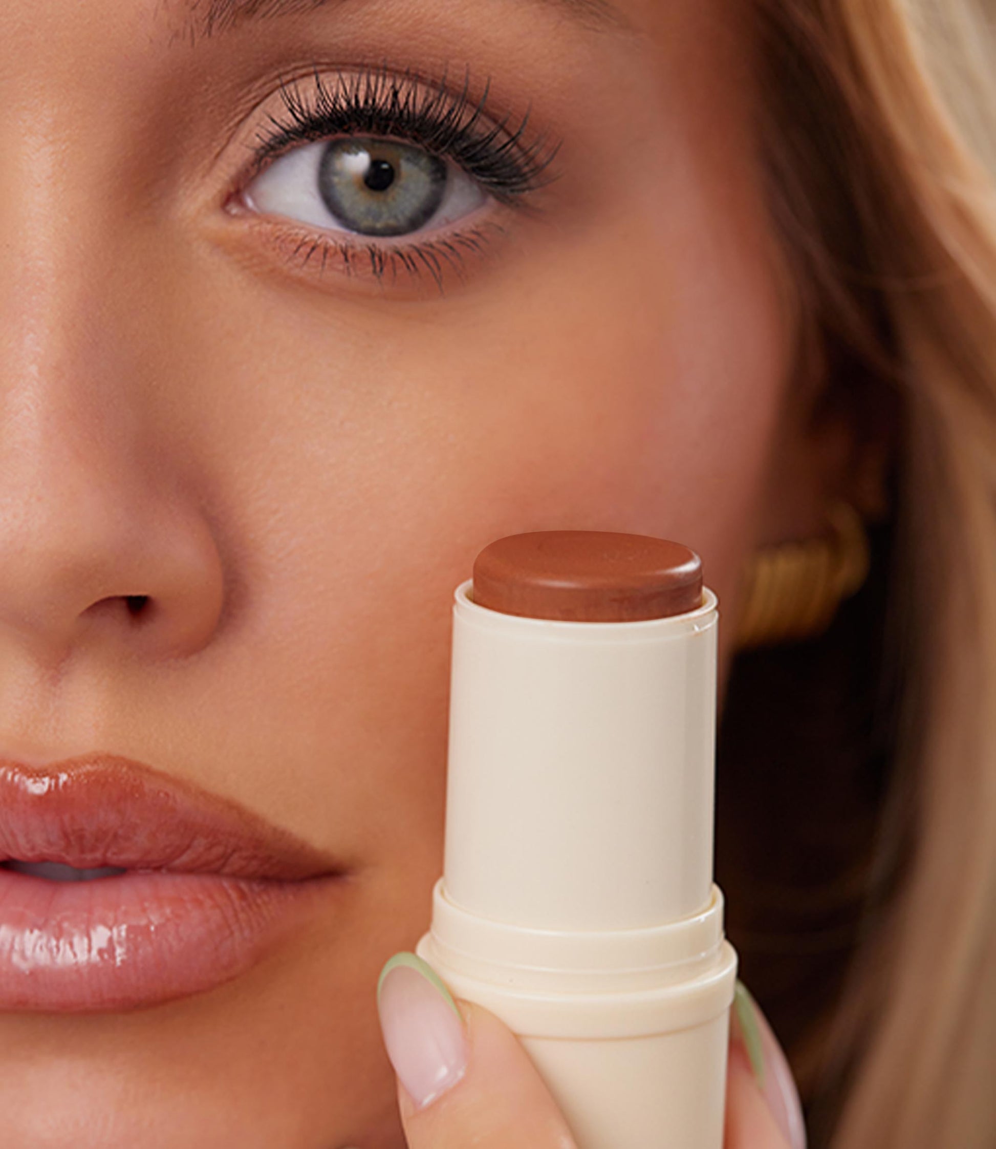 Lottie Tomlinson Buttery Bronze Cream Bronzer