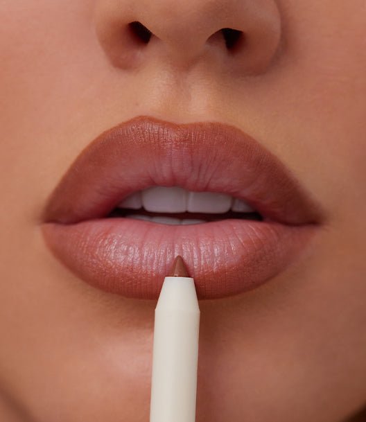 Lottie Tomlinson Lip Trio Liner